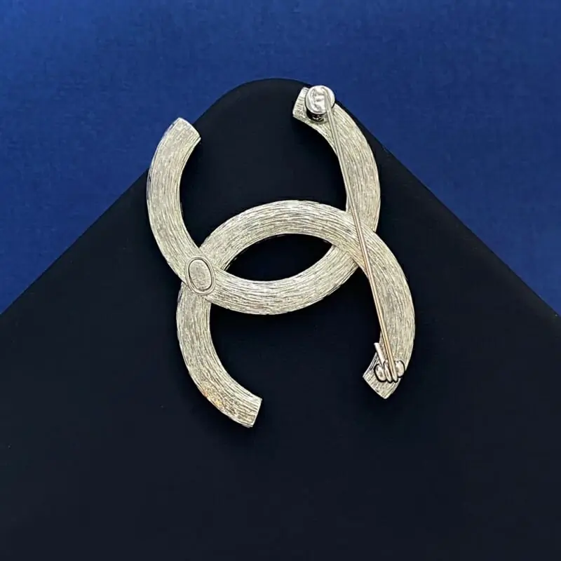 chanel brooches pour femme s_123bb101